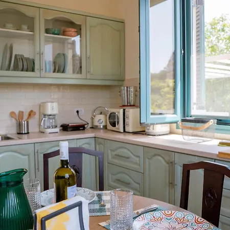 Abuelita * Antipata (Erisos)