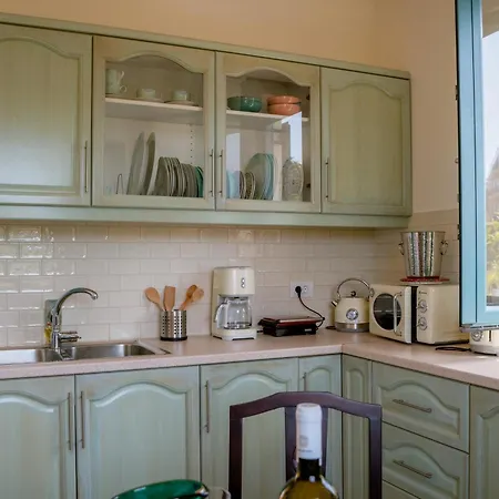 Abuelita Semesterbostad Antipata (Erisos)